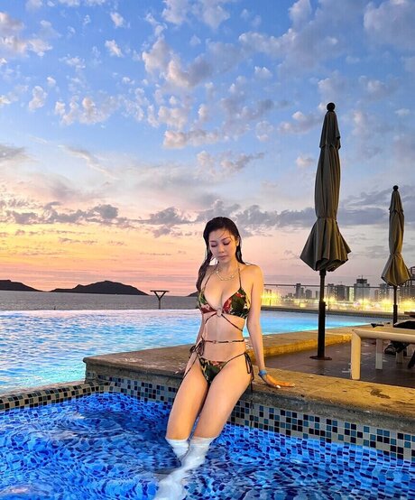 itshellovee model beautiful galleries