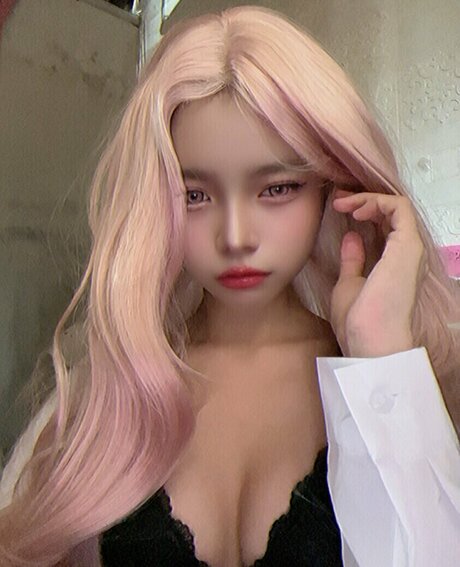 Shayri May Tagyamon pornographic model pics