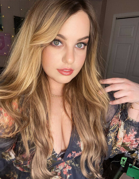 PastaroniRavioli nudes model images