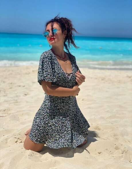 Menna Tayseer model nice picture