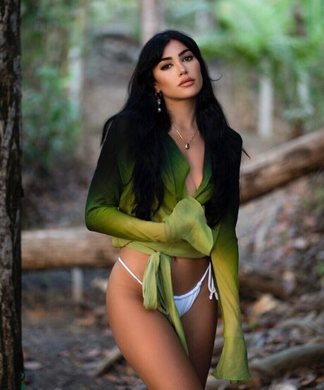 Sara Hesri star hd pic