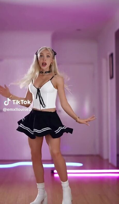 Emma Xlouise erotic pornstar photos