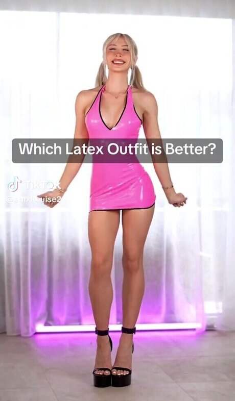 Emma Xlouise naked model photo