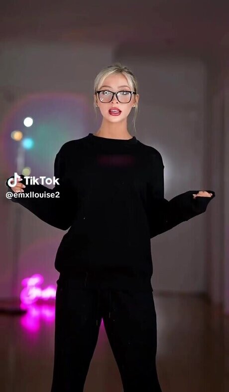 Emma Xlouise star porn image