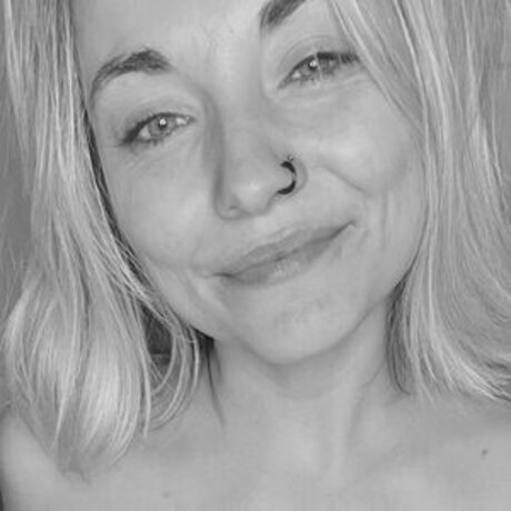 Nikki Sloan adult star img