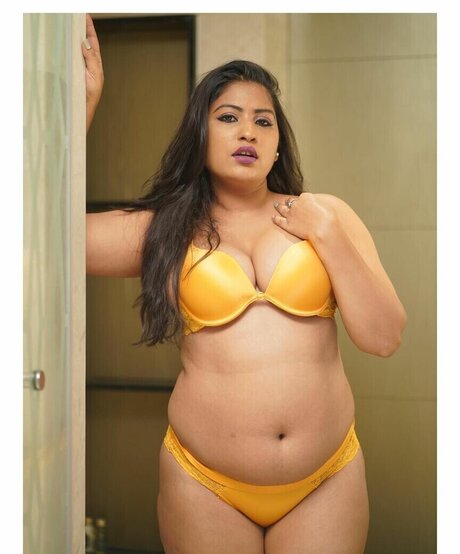 Anjali Gaud star nice photo