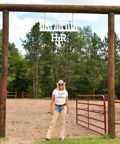 amandaayala model perfect img