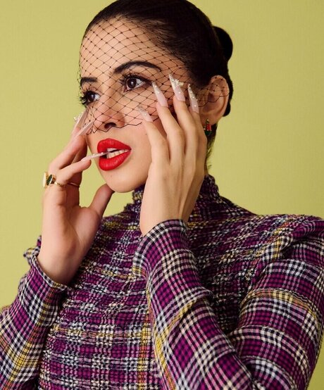 Urfi Javed pornstar beautiful pic