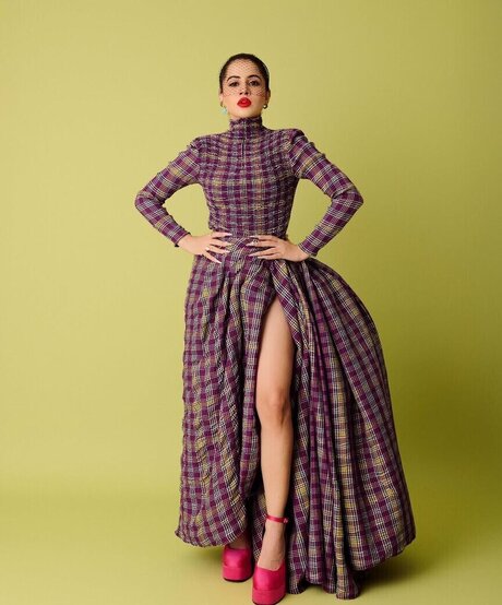 Urfi Javed nudes model images