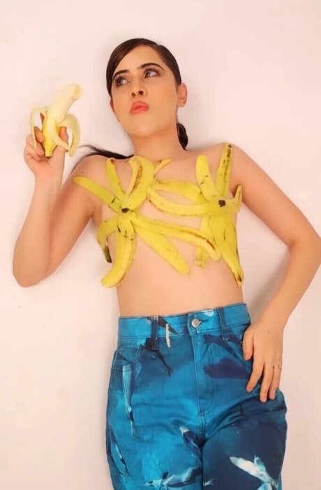 Urfi Javed model hot image