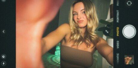 Beez ASMR pornstar pretty img