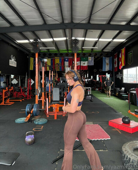 Yazmin Jauregui pretty model galleries