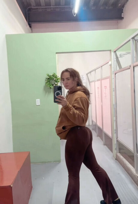 Yazmin Jauregui star sexy pic