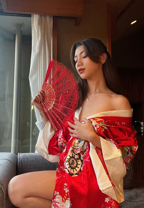 Shinta Khyuliang pornstar nude picture