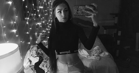 nic2hardo sex star photo