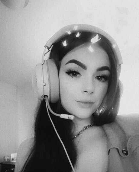 nic2hardo model porn galleries