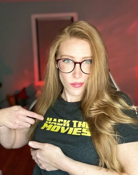 Crystal Quin star naked images