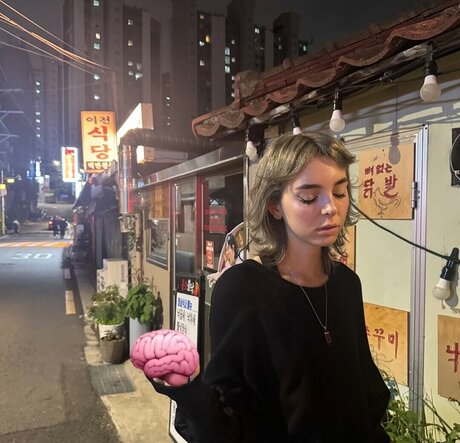 Sophie Powers exclusive model pic