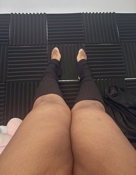 Uzuri Mia nudes pornstar pictures