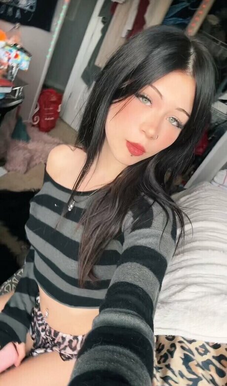 xoscarlettx model erotic image