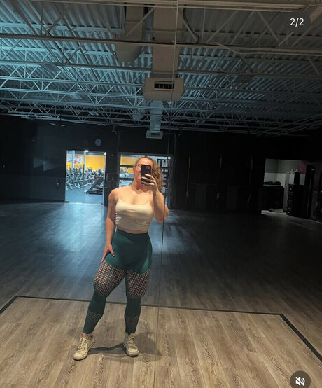 Mackenzie Suggs pretty star pic