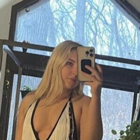 Motorsports Molly star nude pics