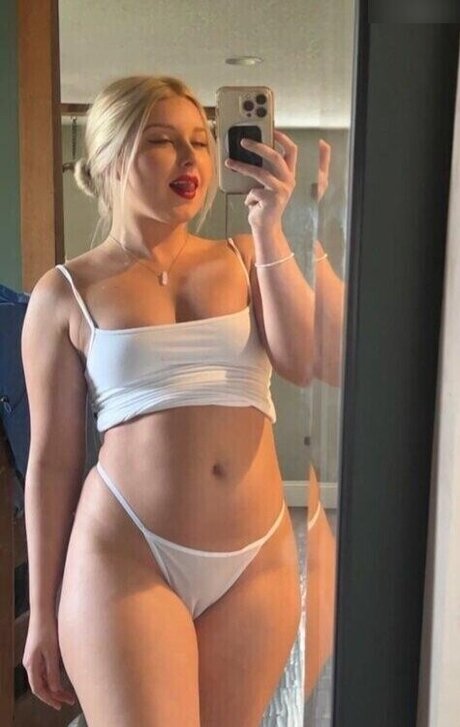 Motorsports Molly sexy star image