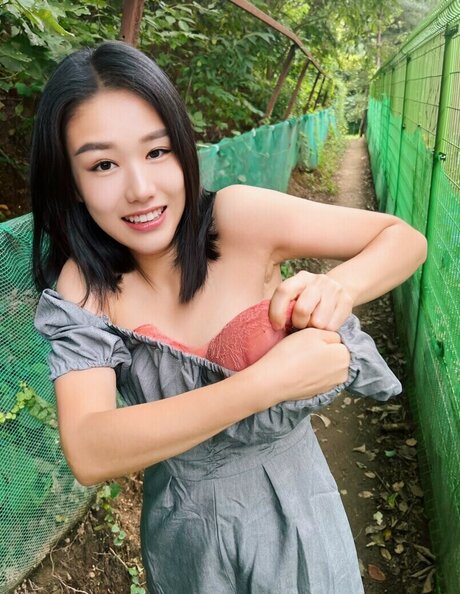 Thea Lee sexy pornstar image