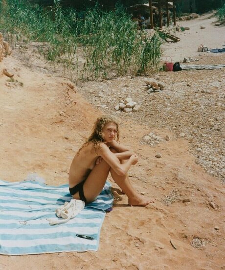 Dorit Revelis pornstar top picture