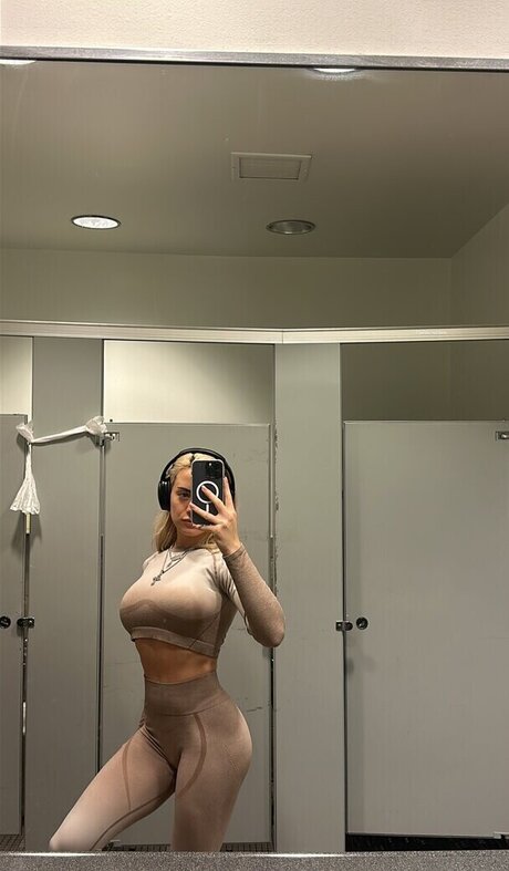 Alessandra Lucia nice model pics