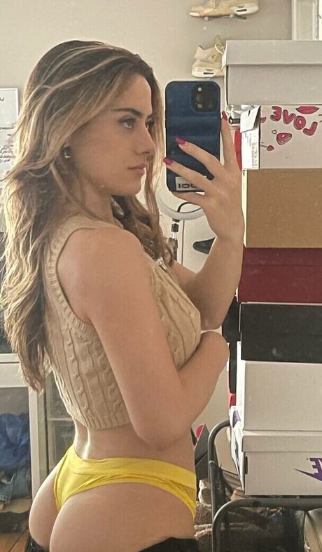 Alessandra Lucia sex model archive