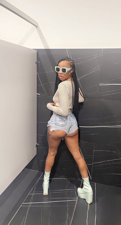 MelD star nudes pics