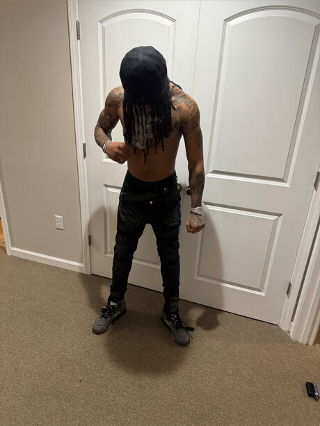 HoochieDaddy43 adult star galleries