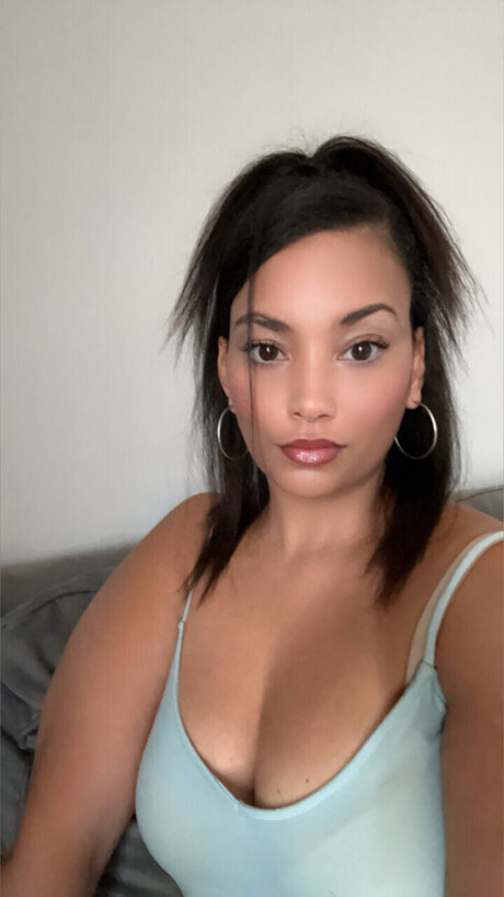 AriaNoelle36 model high quality pictures