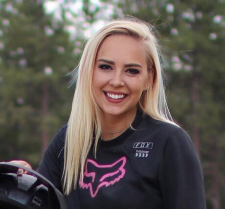 Moto Gal Adventures hot star img