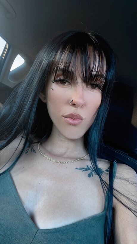 Naughty V_ xxx model photos