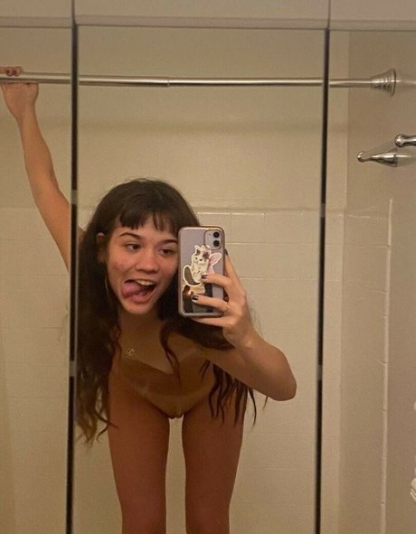 benevieve star high quality photo