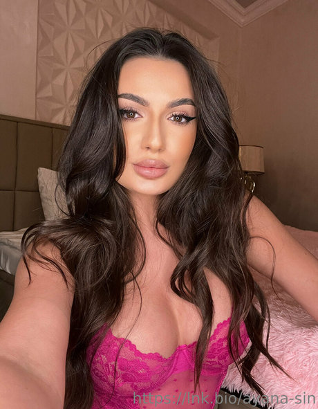 ayanasin model art gallery