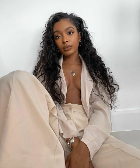 Jourdan Riane porn star pic