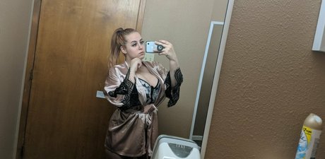 Lucy June pornstar erotic picture