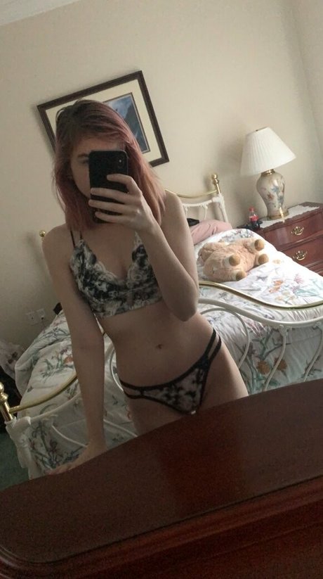 nobinova pretty actress photos