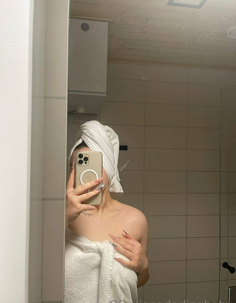 aljonadarlingbaby nude pornstar img