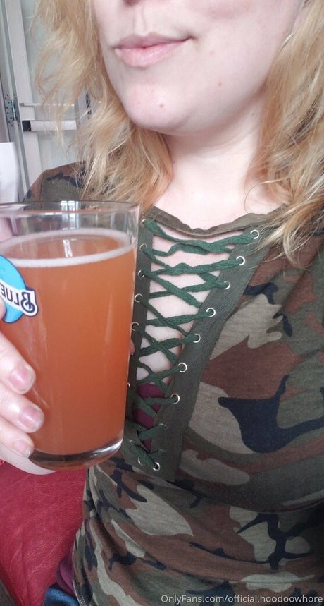 official hoodoowhore model porn archive