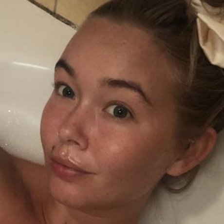 Cammy B exclusive star pics