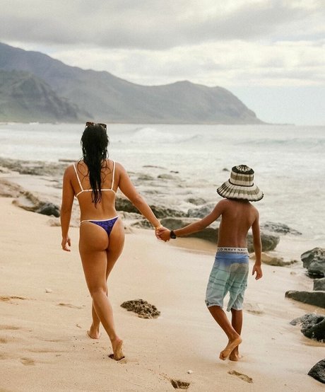 Alessa Holloway erotic pornstar photo