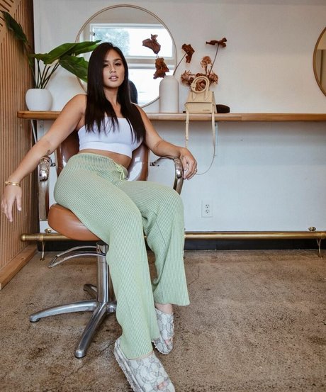 Alessa Holloway pornstar nude pic