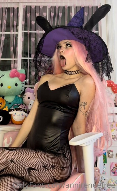 annireneefree model image