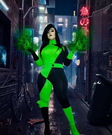 lindsaylovecosplay erotic pornstar archive