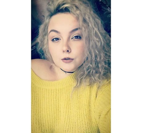 moniiquefox exclusive model img