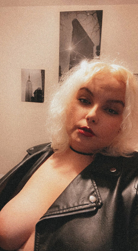 moniiquefox star top images